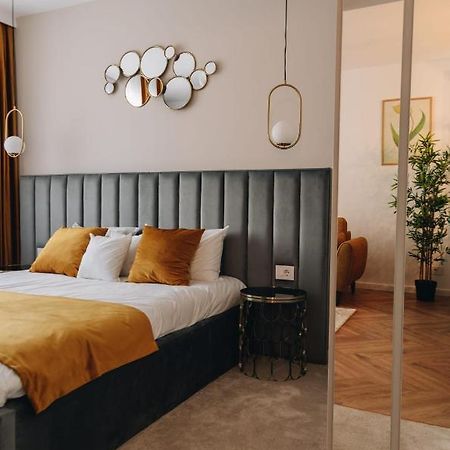 Tulip Apartment Орадя Экстерьер фото